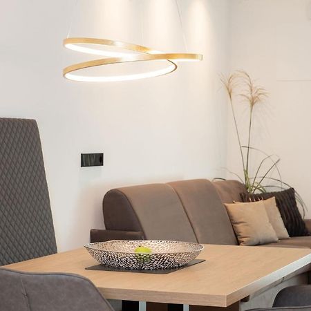 Nice Living Neue- Moderne Apartments Im Herzen Von Brixen - Kostenlose Brixencard - Ideal Fuer Familien, Paare, Geschaeftsreisende Und Allen Urlaubs Hungrigen Exterior foto